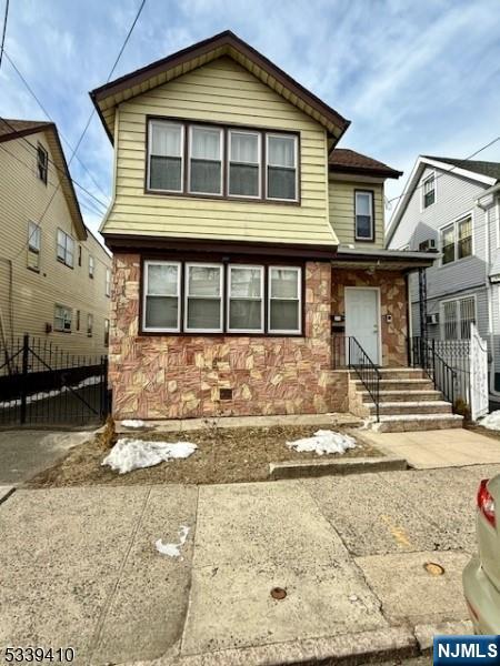 Rental Property at 81 Carolina Ave, Newark, New Jersey - Bedrooms: 3 
Bathrooms: 1 
Rooms: 6  - $2,250 MO.