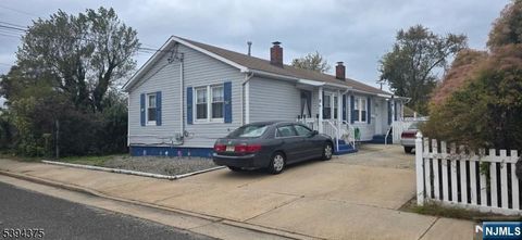 Photo of 11 Lincoln #1, Keansburg, NJ 07734 (MLS # 25043164)