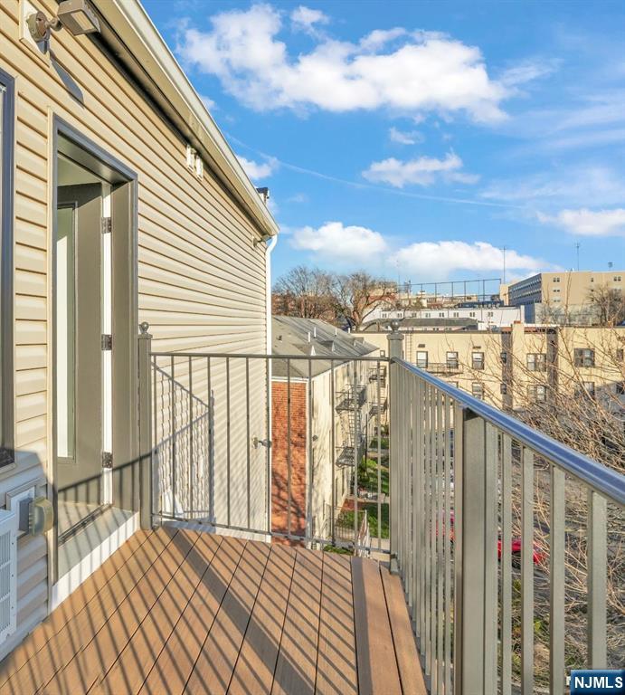 2601 Jane Street 401