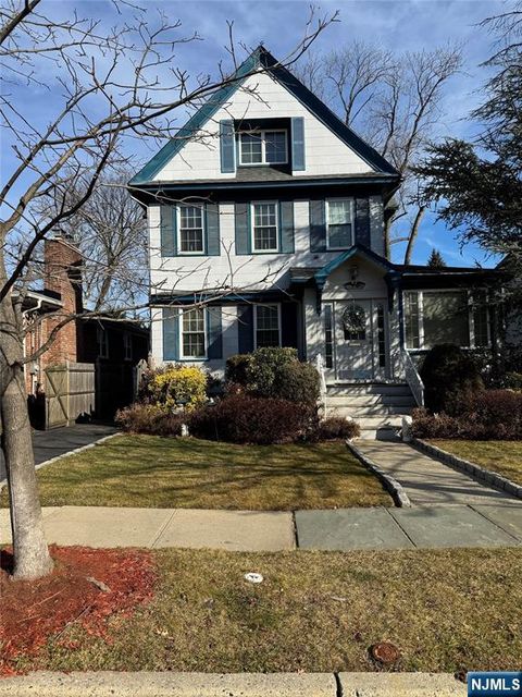 Photo of 239 Washington Pl, Hasbrouck Heights, NJ 07604 (MLS # 25043932)