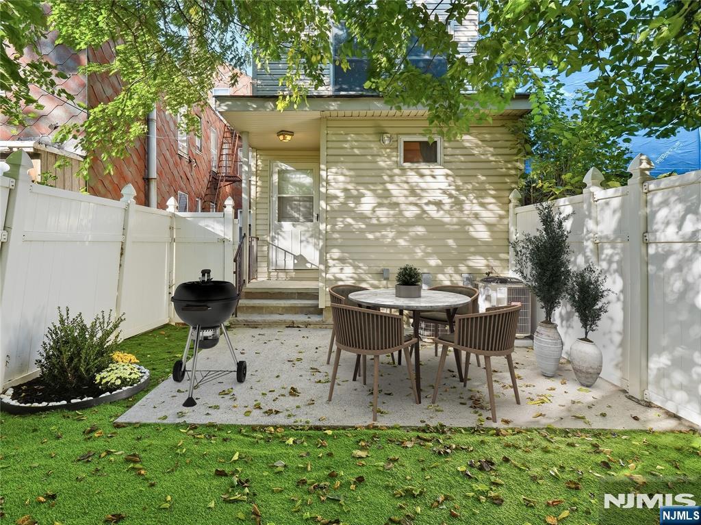 277 3rd Street 2
