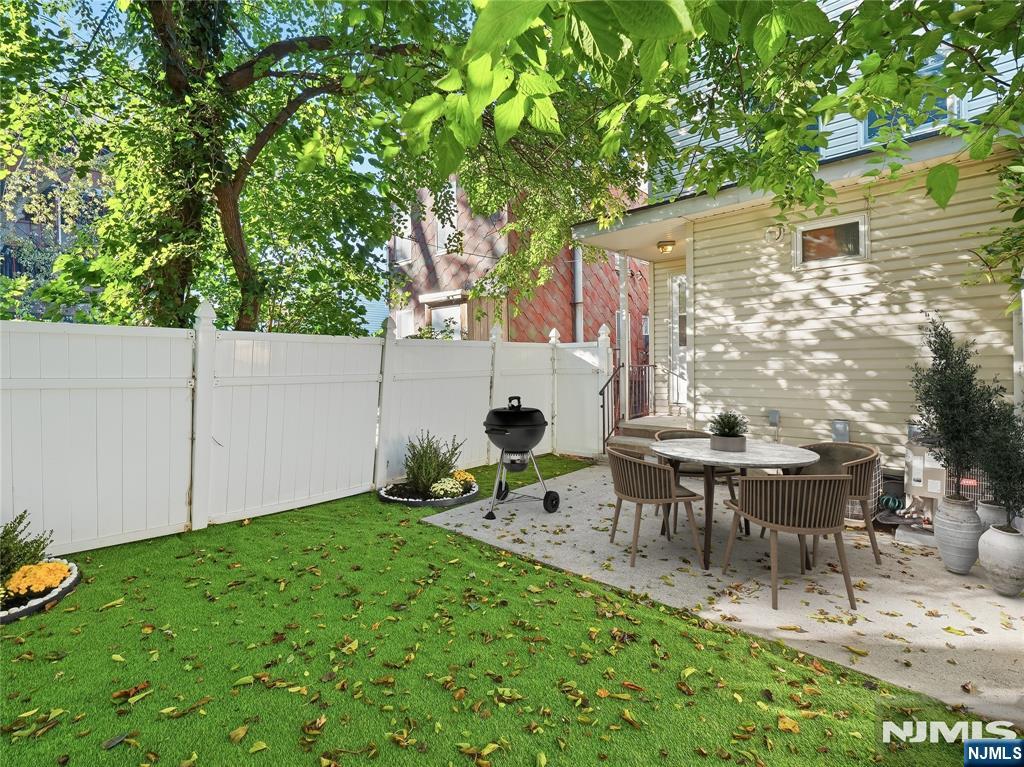 277 3rd Street 2