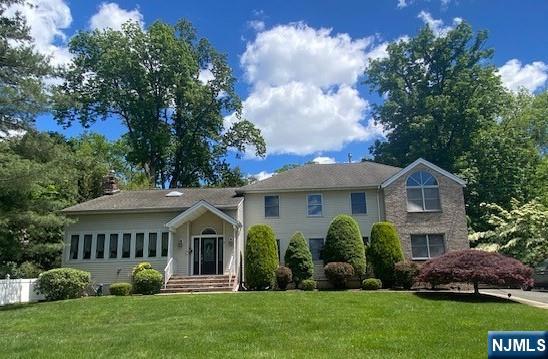 2 Cayuga Trail, Wayne, New Jersey - 6 Bedrooms  
4 Bathrooms  
14 Rooms - 