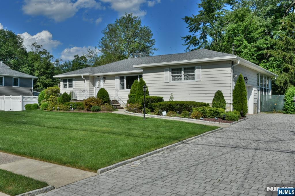 265 Colonial Boulevard