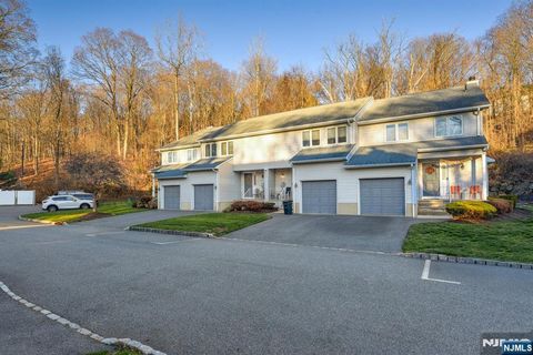 Photo of 6 Hansen Pl #6, Wayne, NJ 07470 (MLS # 26013153)