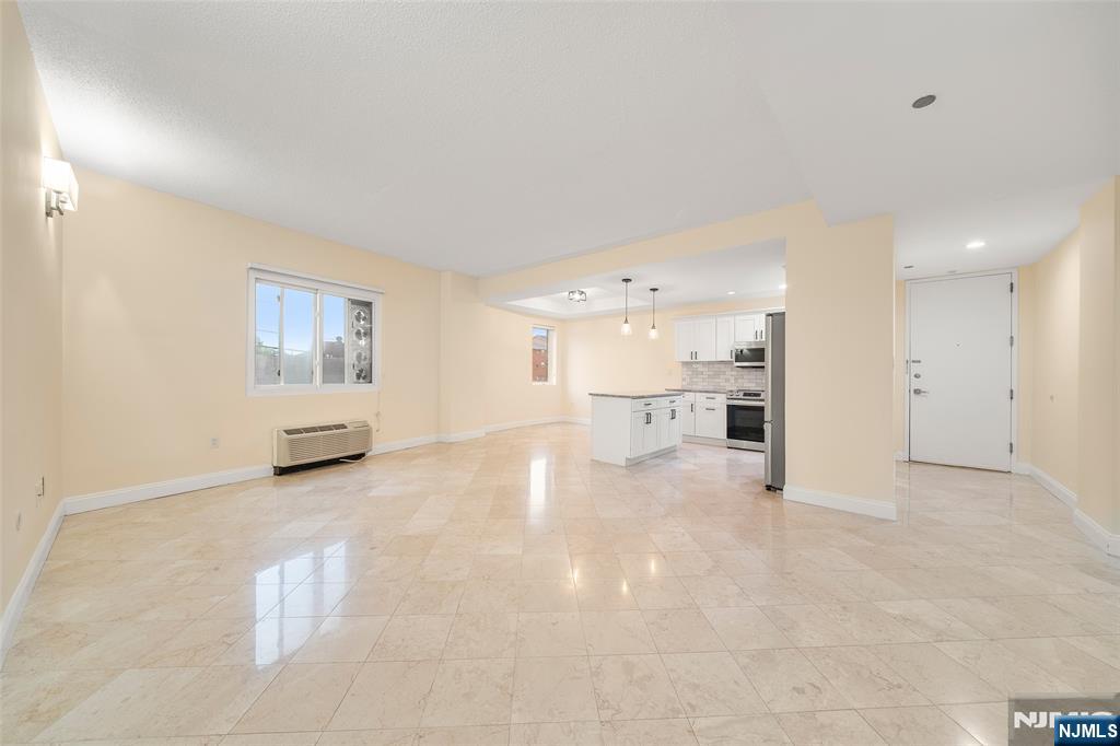 399 11th Street 206