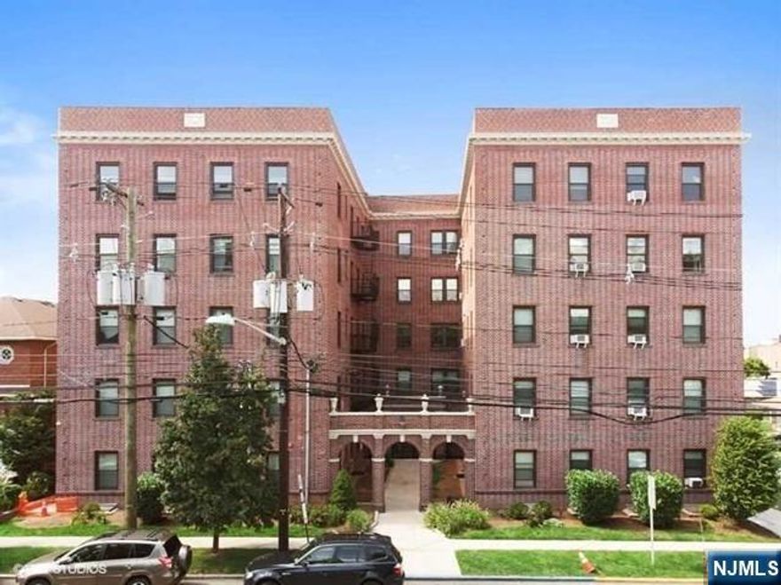 LARGE BEAUTIFULLY RENOVATED 1 BDR IN HISTORICAL BLDG THAT HAS BEEN CONVERTED TO A MODERN OASIS. THIS TOP TO BOTTOM REMODELING BOASTS UPSCALE FEATURES AND FINISHES SUCH AS SLEEK KITCHEN WITH S/S APPLIANCES,GRANITE COUNTERS & SOLID WOOD MAPLE CABINETS. DON'T FORGET THE WIDE PLANK HARDWOOD FLOORS;CROWN AND BASE MOLDING;HIGH CEILINGS;RECESSED LIGHTING;CEILING FANS; WINDOW TREATMENTS; LOTS OF CLOSETS & TILED BATH. PERFECT LOCATION FOR SHOPPING AND COMMUTE TO NYC--BORDERING ON PALISADES PARK. ACCESS TO ALL MAJOR HIGHWAYS. NEWER COIN OPERATED LAUNDRY ON PREMISES. RENT INCLUDES HEAT & HOT WATER. STREET PARKING ONLY-EASY TO FIND SPACE. ABSOLUTELY NO PETS PLS! WE ARE A SMOKE-FREE BUILDING. MAPLE GARDENS IS WHERE HISTORY MEETS MODERNITY -BE A PART OF IT! BEST OPPORTUNITY IN THE AREA!