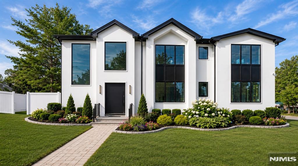 Photo of 673 Cambridge Road, Paramus, NJ 07652 (MLS # 26022980)
