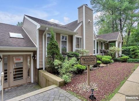 Photo of 517 Windsor Dr #517, Palisades Park, NJ 07650 (MLS # 26013444)