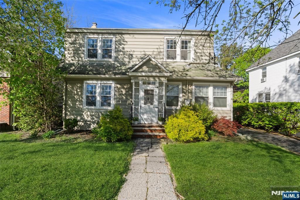 Photo of 59 W Passaic Street, Maywood, NJ 07607 (MLS # 26014222)