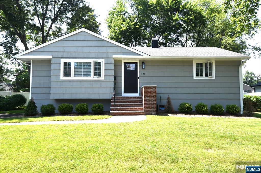 185 High Street, Northvale, New Jersey - 3 Bedrooms  
1 Bathrooms  
5 Rooms - 