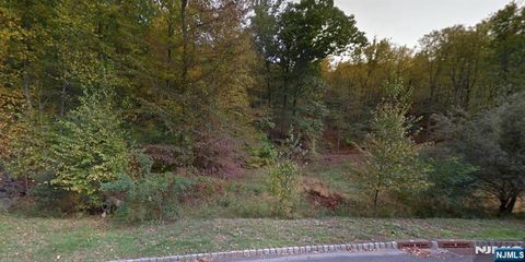 MLS: 25004667