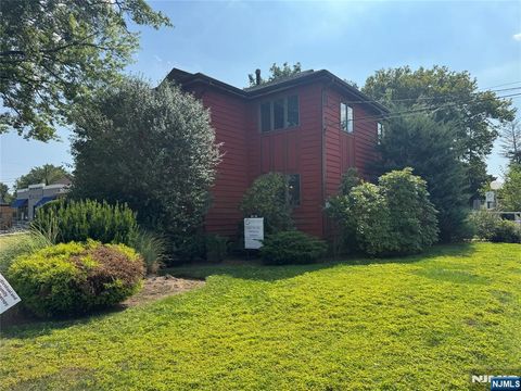 Photo of 1014 Saddle River Road, Fair Lawn, NJ 07410 (MLS # 25016033)