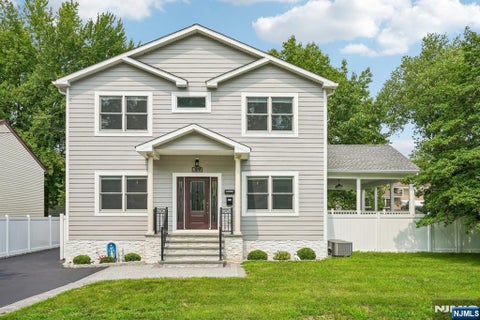 Photo of 109 Prospect Street, Paramus, NJ 07652 (MLS # 26026800)