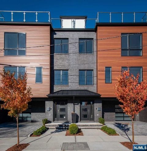 Photo of 129 Rothwell Ave, Cliffside Park, NJ 07010 (MLS # 26026583)