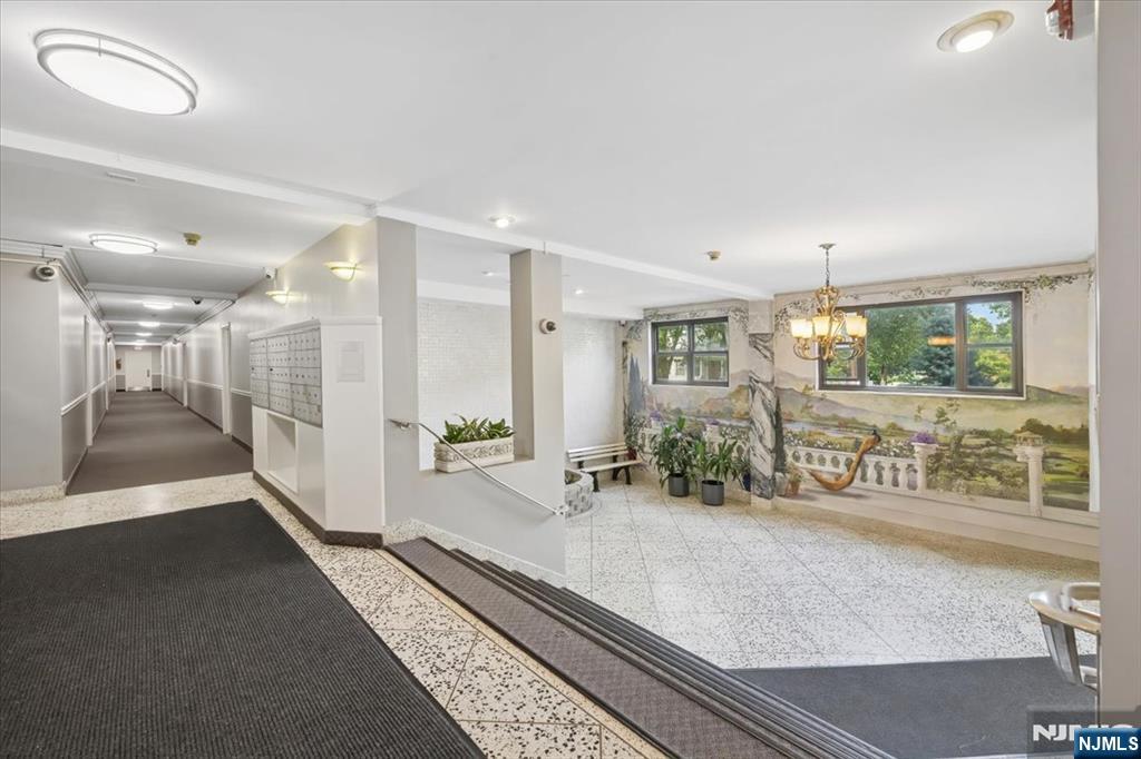 25 Grand Avenue 7B