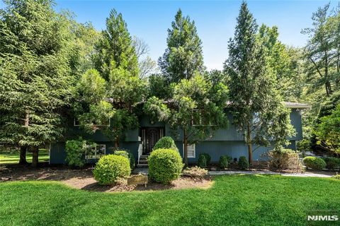 Photo of 300 Lake Shore Drive, Haworth, NJ 07641 (MLS # 26020835)