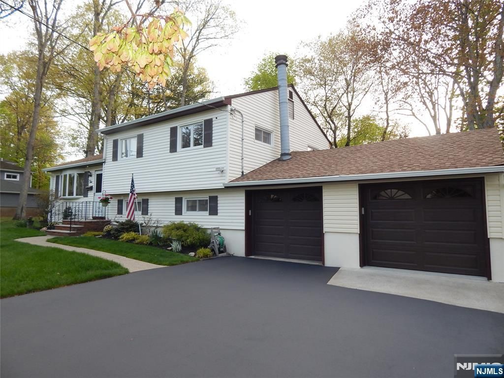Photo of 10 Lewis Road, Montvale, NJ 07645 (MLS # 26014734)