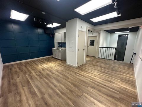 MLS: 24038970
