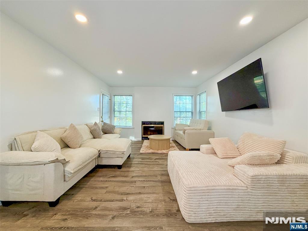 3 Juniper Court 128