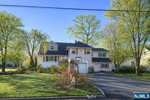Photo of 155 E Village Cir, Paramus, NJ 07652 (MLS # 26007705)