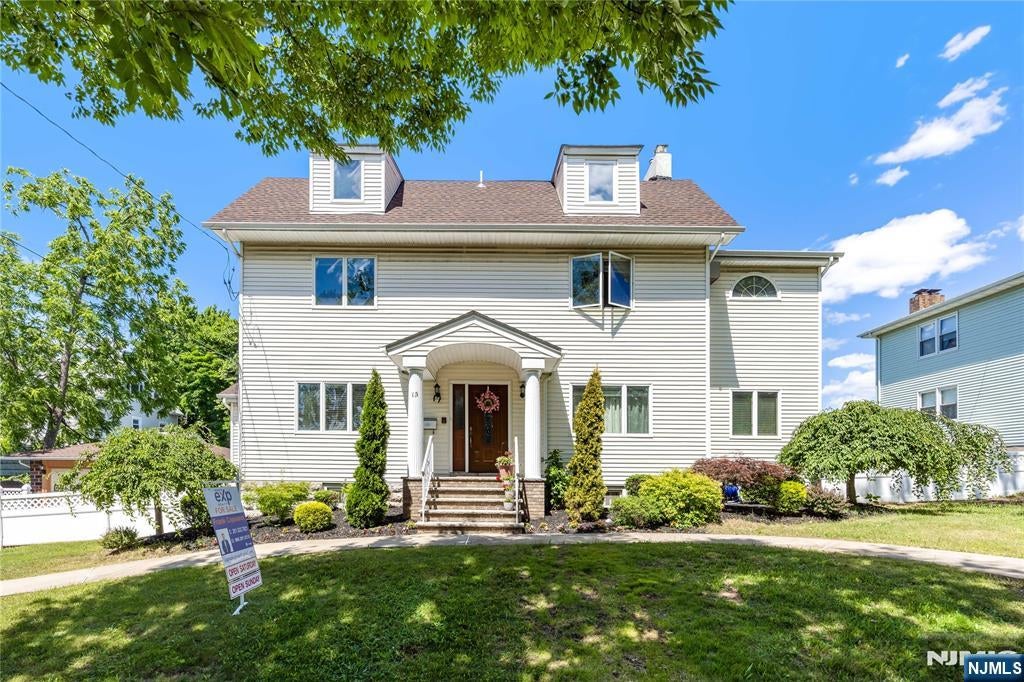 15 E Pierrepont Avenue