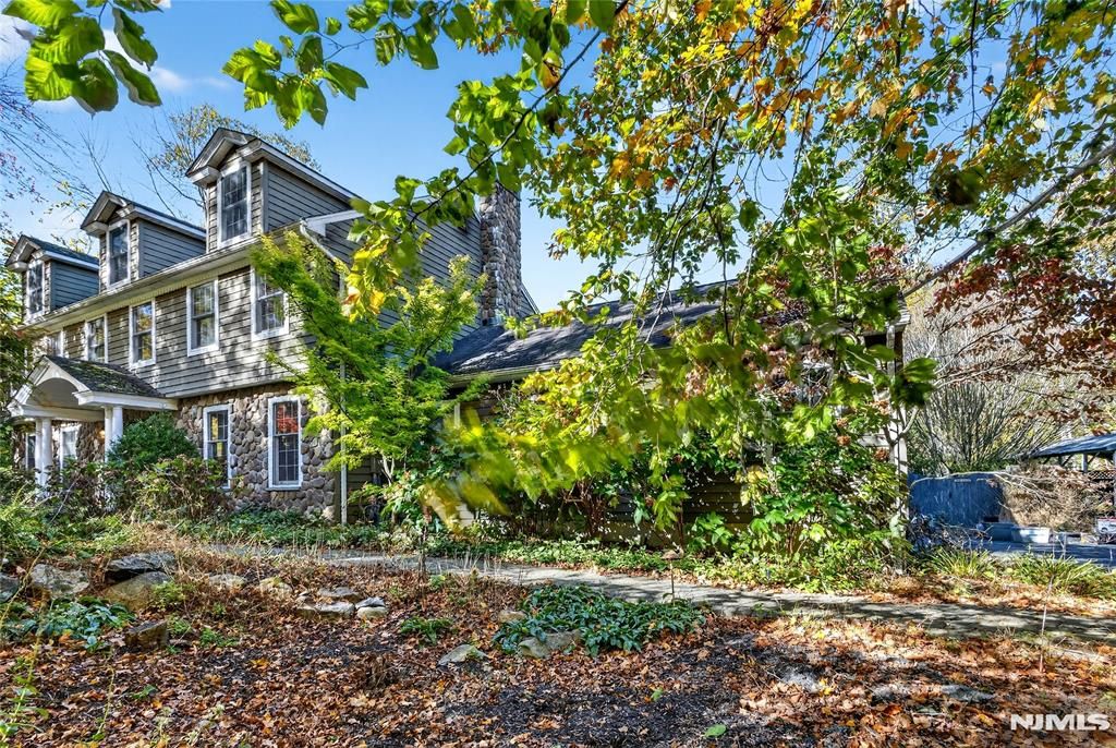 Photo of 101 Cheshire Lane, Ringwood, NJ 07456 (MLS # 25037501)