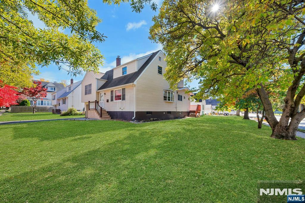 592 Oritani Place
