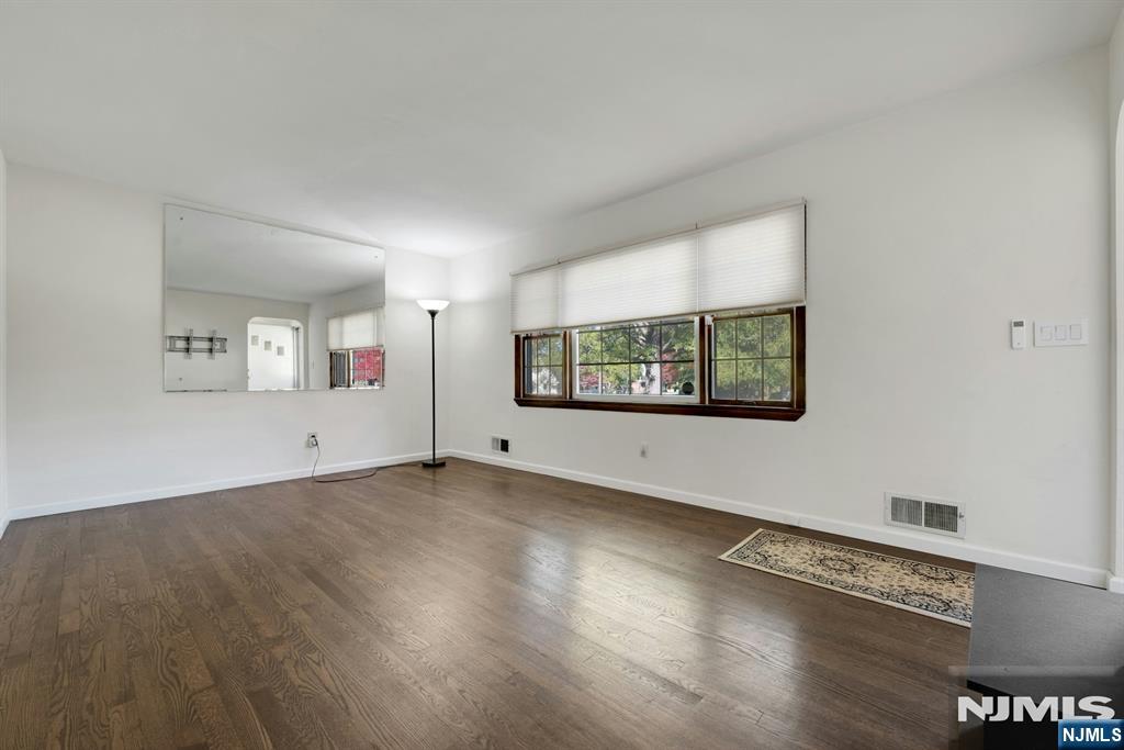 592 Oritani Place
