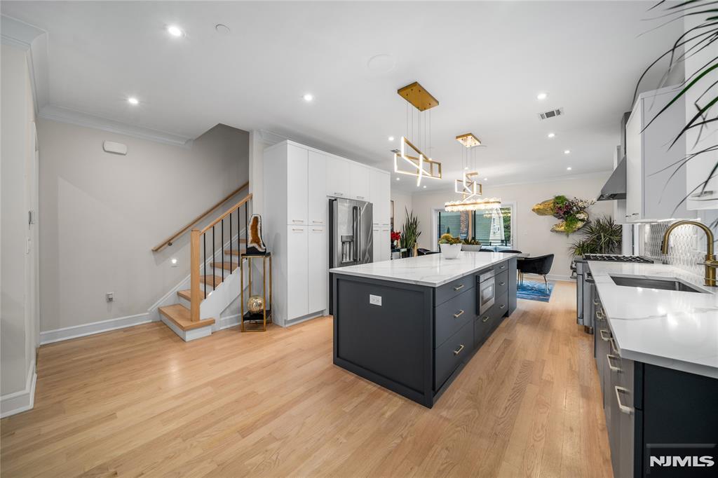 25 Knox Avenue
