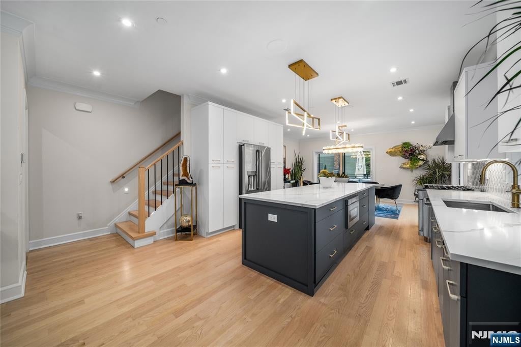25 Knox Avenue