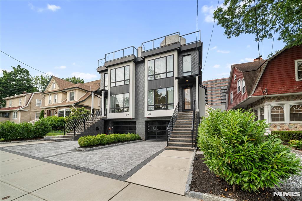 25 Knox Avenue
