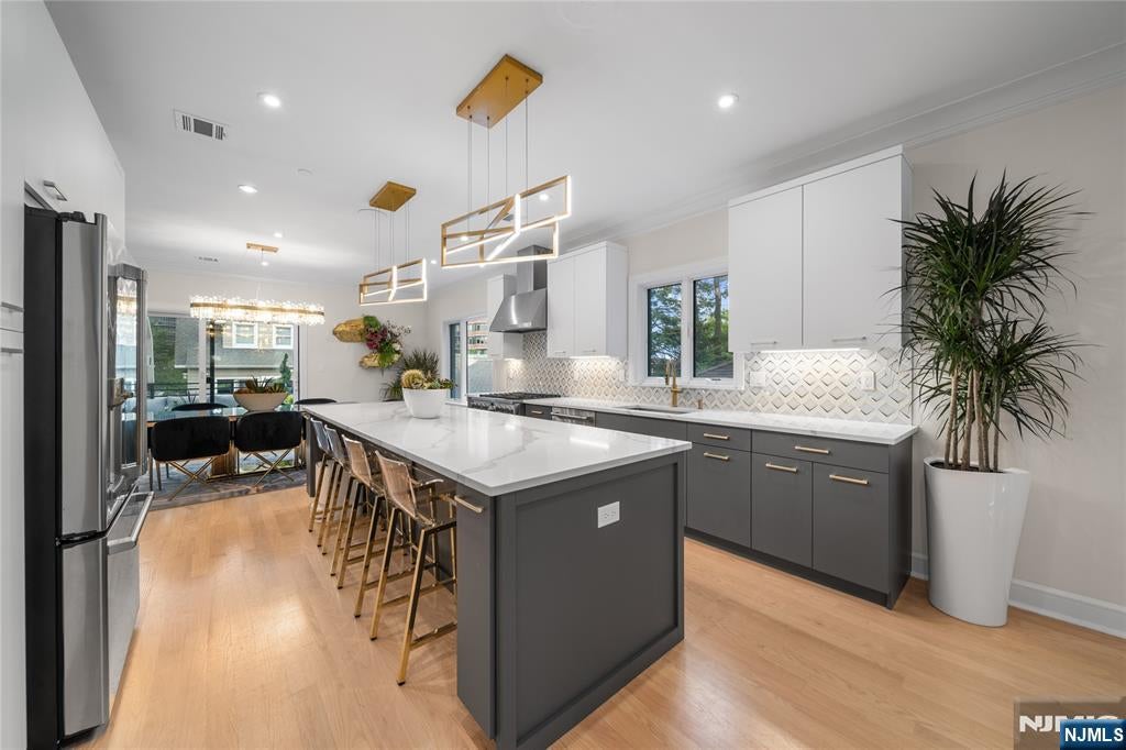 25 Knox Avenue