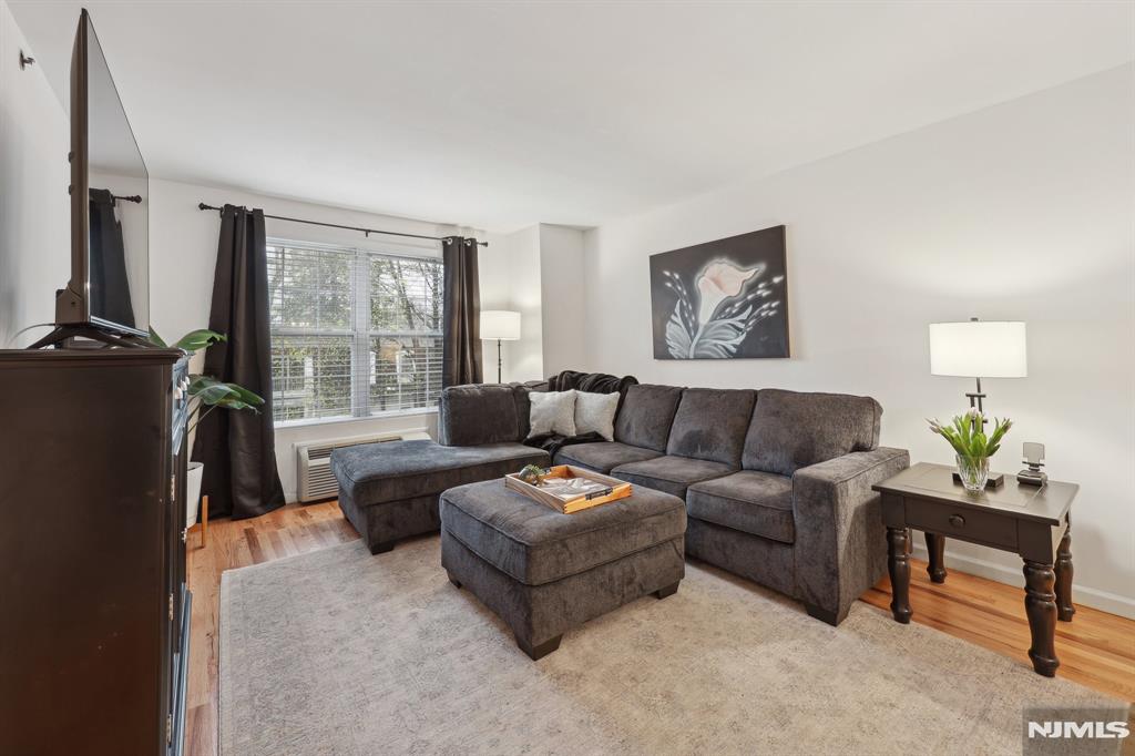 25 Crest Street 208, Westwood, New Jersey - 2 Bedrooms  
2 Bathrooms - 