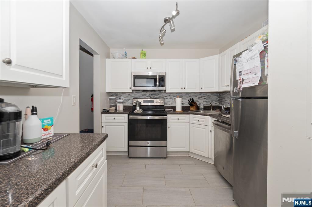 130 Sherwood Avenue 7