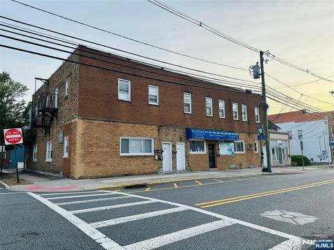 Photo of 528 Valley Brook Ave #2FL, Lyndhurst, NJ 07071 (MLS # 26002732)