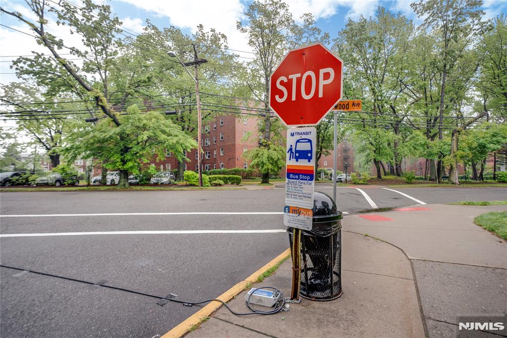 2350 Linwood Avenue 4D