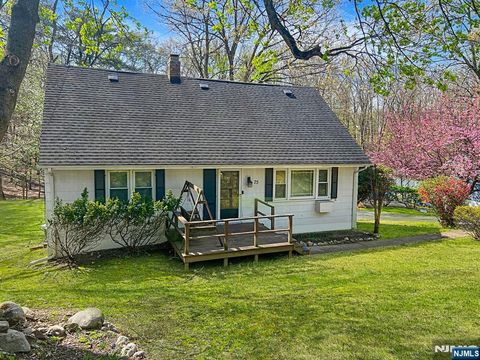 Photo of 75 W Oakland Avenue, Oakland, NJ 07436 (MLS # 26015311)