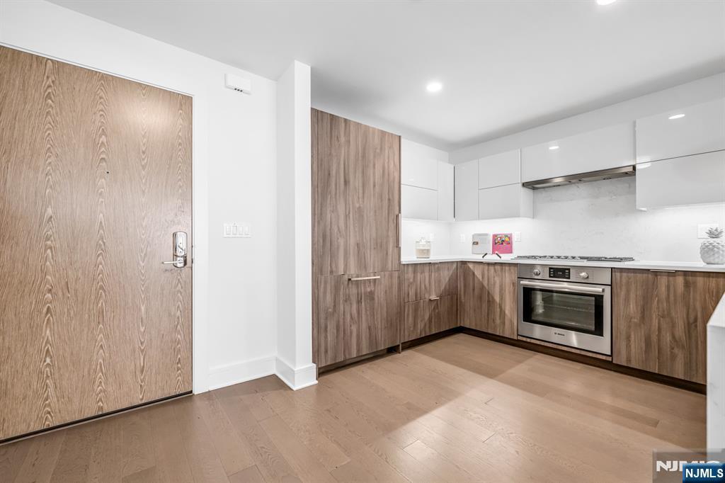 9 Ave At Port Imperial 405