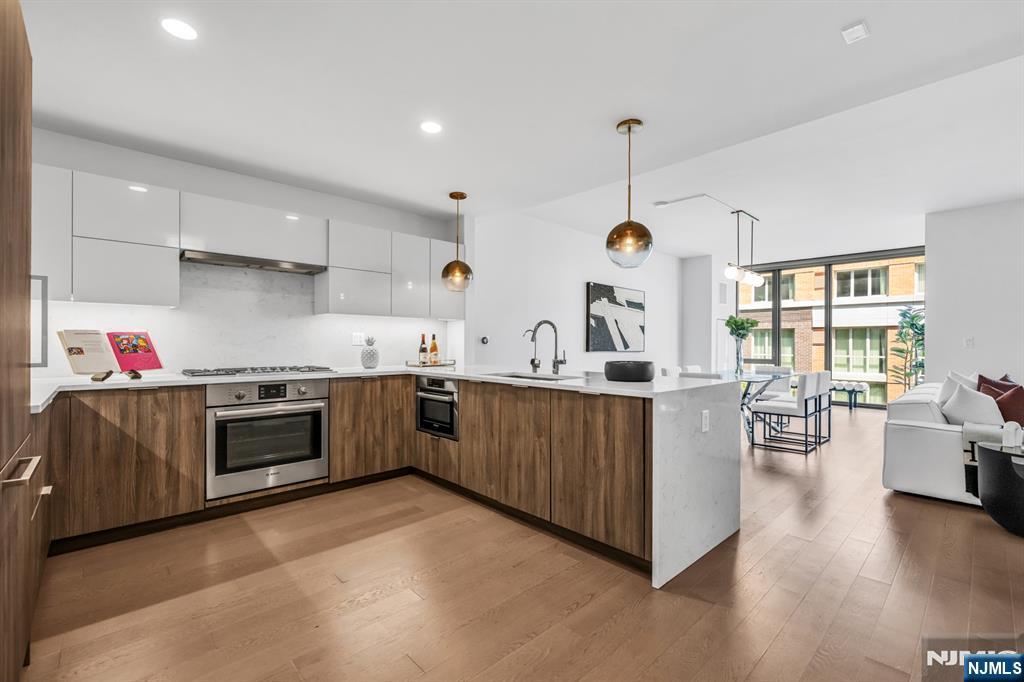 9 Ave At Port Imperial 405