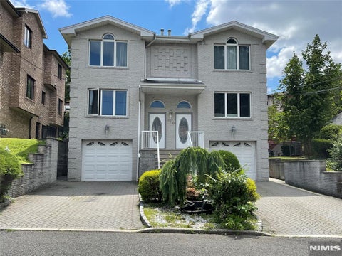 Photo of 510 Roff Ave #B, Palisades Park, NJ 07650 (MLS # 26029856)