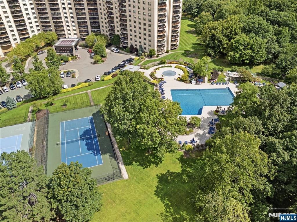1 Claridge Drive 501