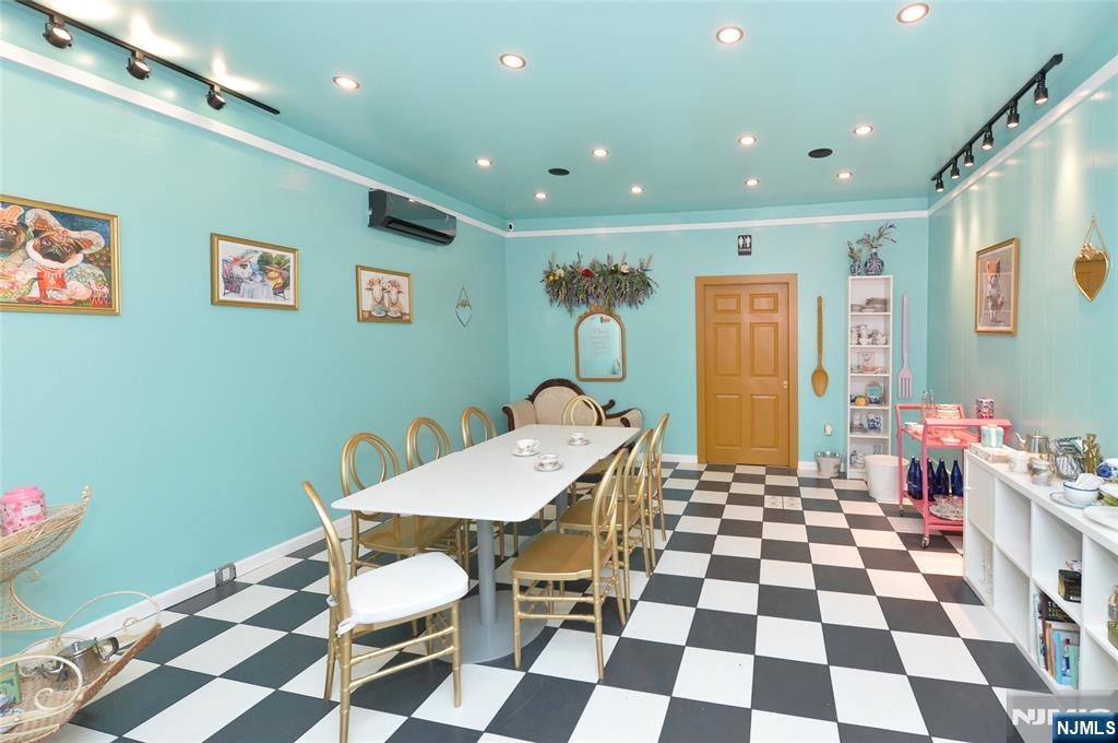 306-310 Queen Anne Road