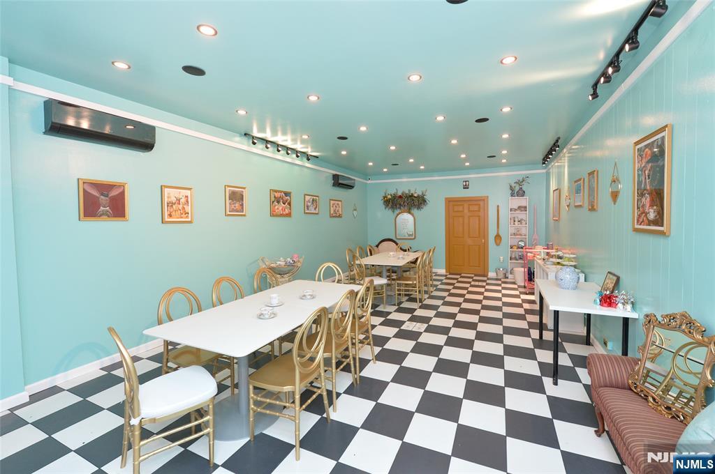 306-310 Queen Anne Road