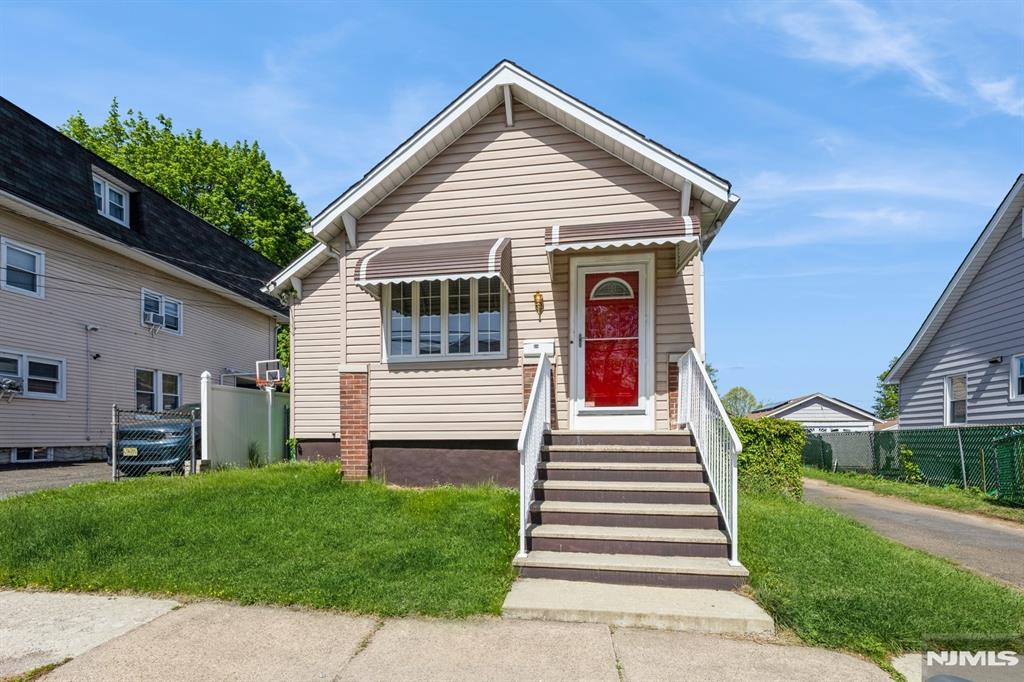 56 Hudson Avenue