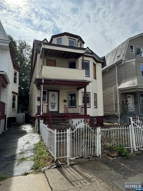 114 N 17th Street East Orange NJ 07017