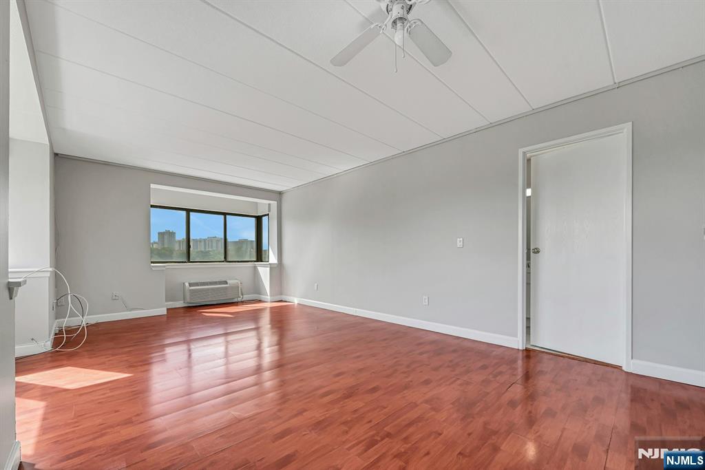 5 Linden Street 5E