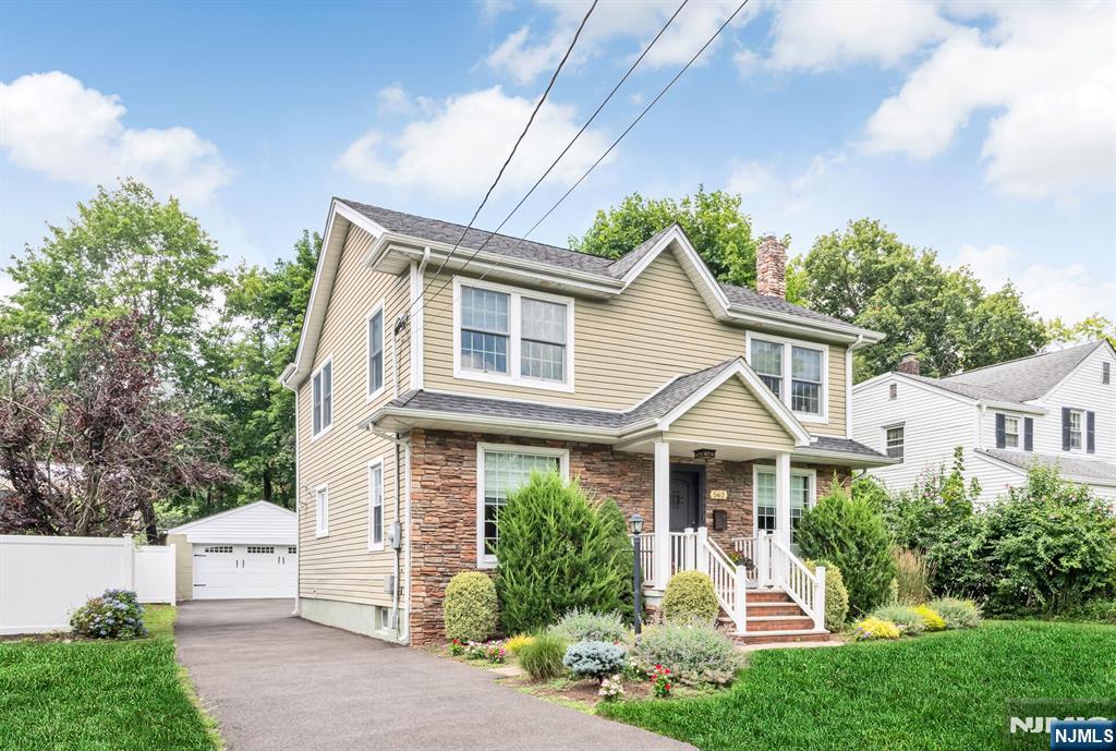 562 Barnett Place
