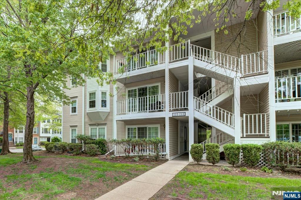 225 Larch Lane