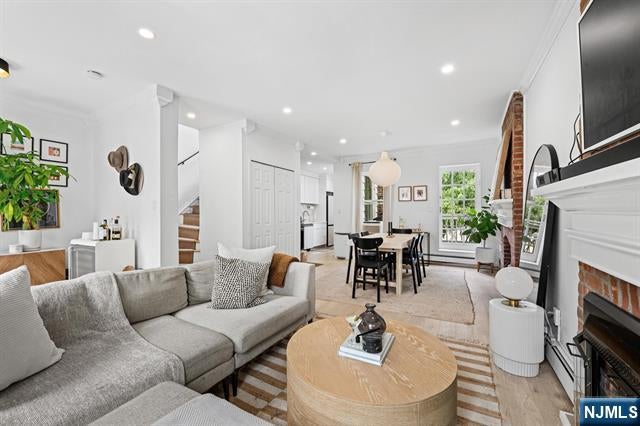 208 3rd Street